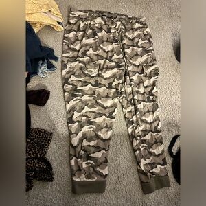 Torrid jogger style pants. Size 1